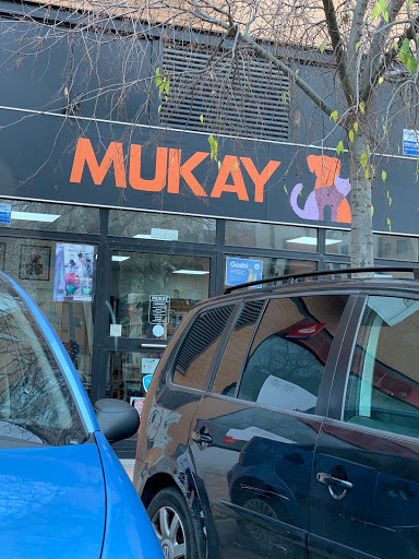 Mukay Consultorio Veterinario, Guardería Canina y Peluqueria Canina, Alimentacion, Complementos – Madrid